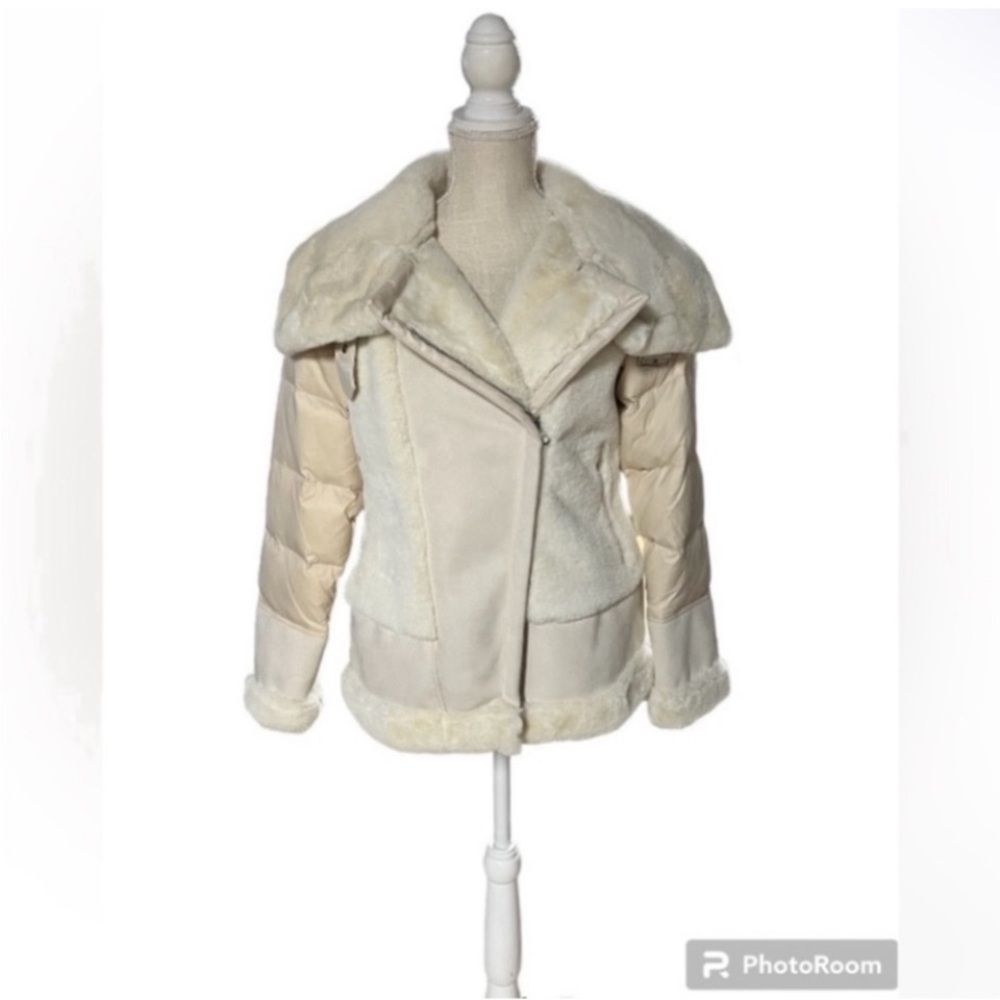 HFX winter jacket. Beautiful! Size small. Bomber style. With faux fur